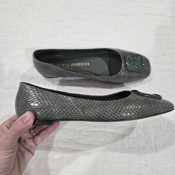 Tory Burch Georgia Flat in Green Snake Print - Picture 4 of 4